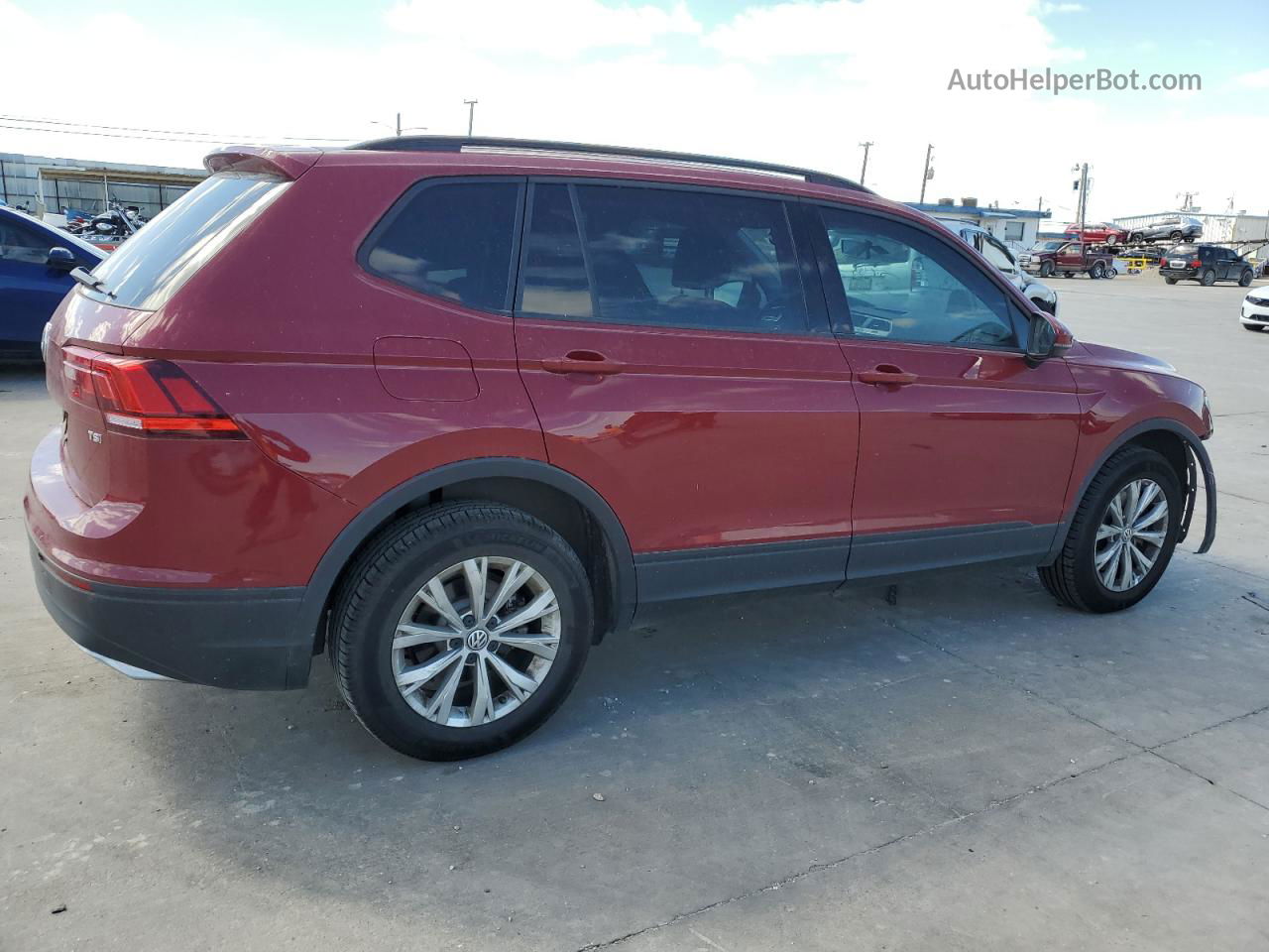 2018 Volkswagen Tiguan S Red vin: 3VV1B7AX2JM159914