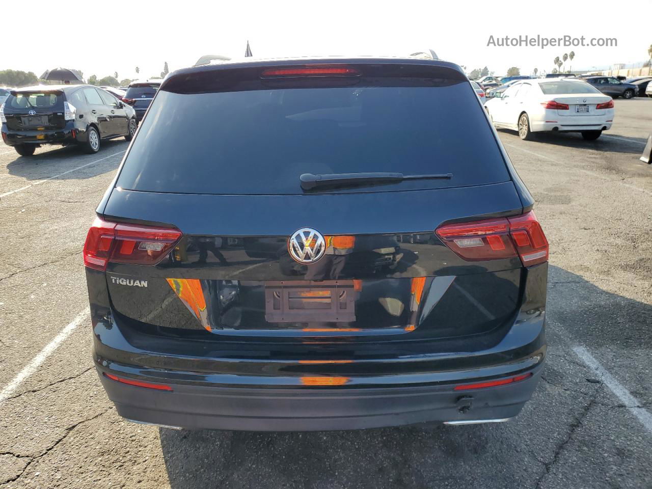 2019 Volkswagen Tiguan S Черный vin: 3VV1B7AX2KM038592