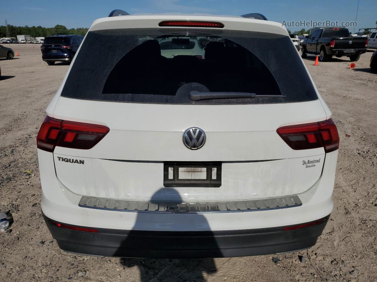 2019 Volkswagen Tiguan S White vin: 3VV1B7AX4KM028582