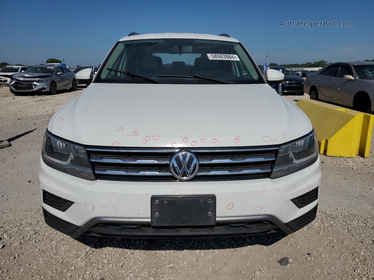 2018 Volkswagen Tiguan S White vin: 3VV1B7AX5JM087297