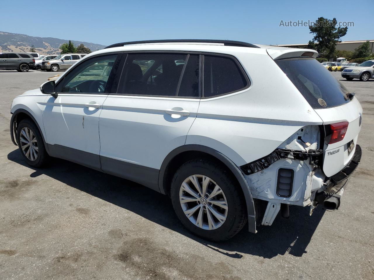 2018 Volkswagen Tiguan S White vin: 3VV1B7AX6JM107573