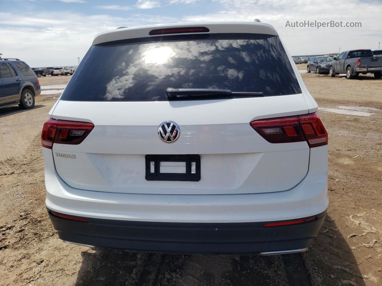 2019 Volkswagen Tiguan S White vin: 3VV1B7AX7KM188679