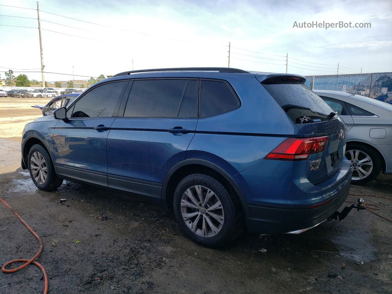 2018 Volkswagen Tiguan S Blue vin: 3VV1B7AX8JM035467