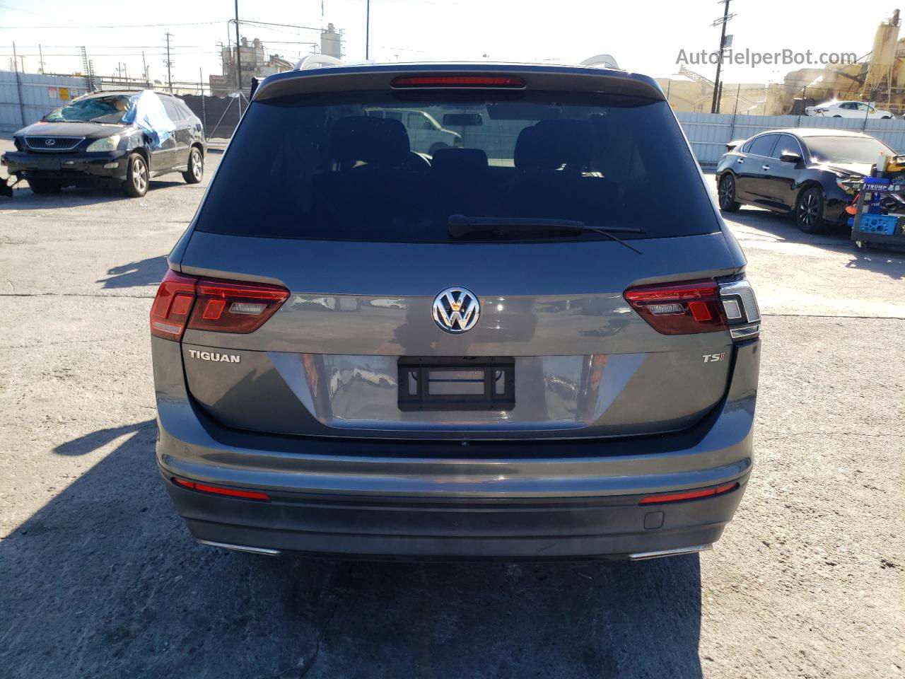 2018 Volkswagen Tiguan S Серый vin: 3VV1B7AX8JM059476