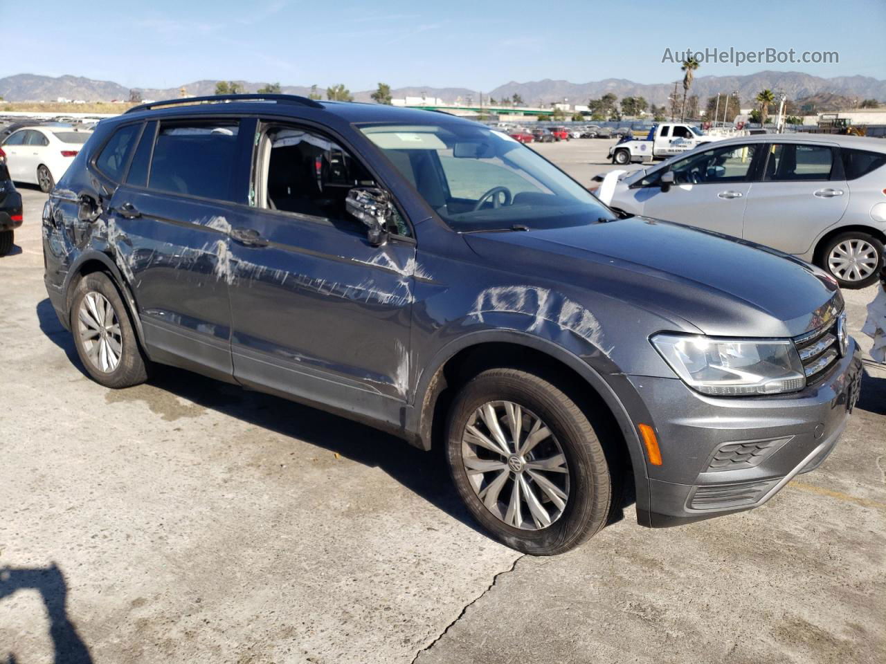 2018 Volkswagen Tiguan S Gray vin: 3VV1B7AX8JM059476