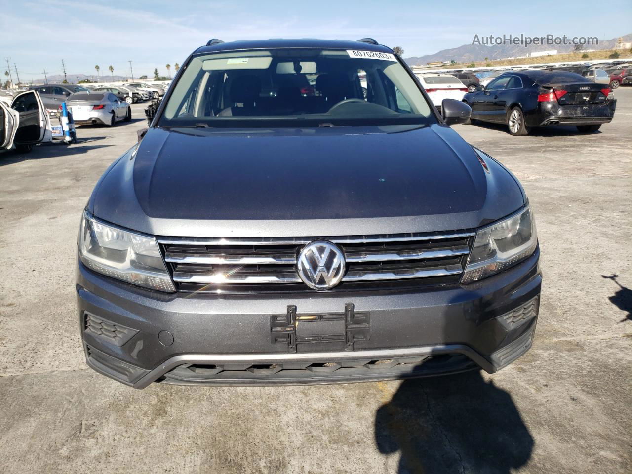 2018 Volkswagen Tiguan S Gray vin: 3VV1B7AX8JM059476