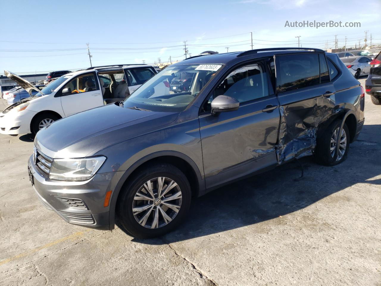 2018 Volkswagen Tiguan S Gray vin: 3VV1B7AX8JM059476