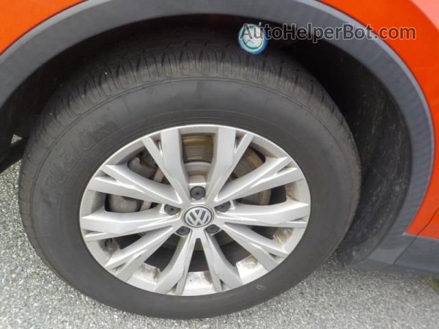 2019 Volkswagen Tiguan S Orange vin: 3VV1B7AX8KM112341