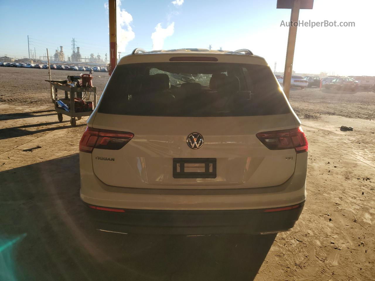 2018 Volkswagen Tiguan S White vin: 3VV1B7AXXJM126210