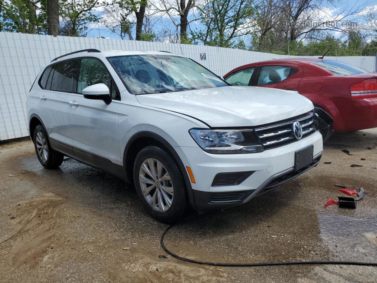 2018 Volkswagen Tiguan S White vin: 3VV1B7AXXJM126255