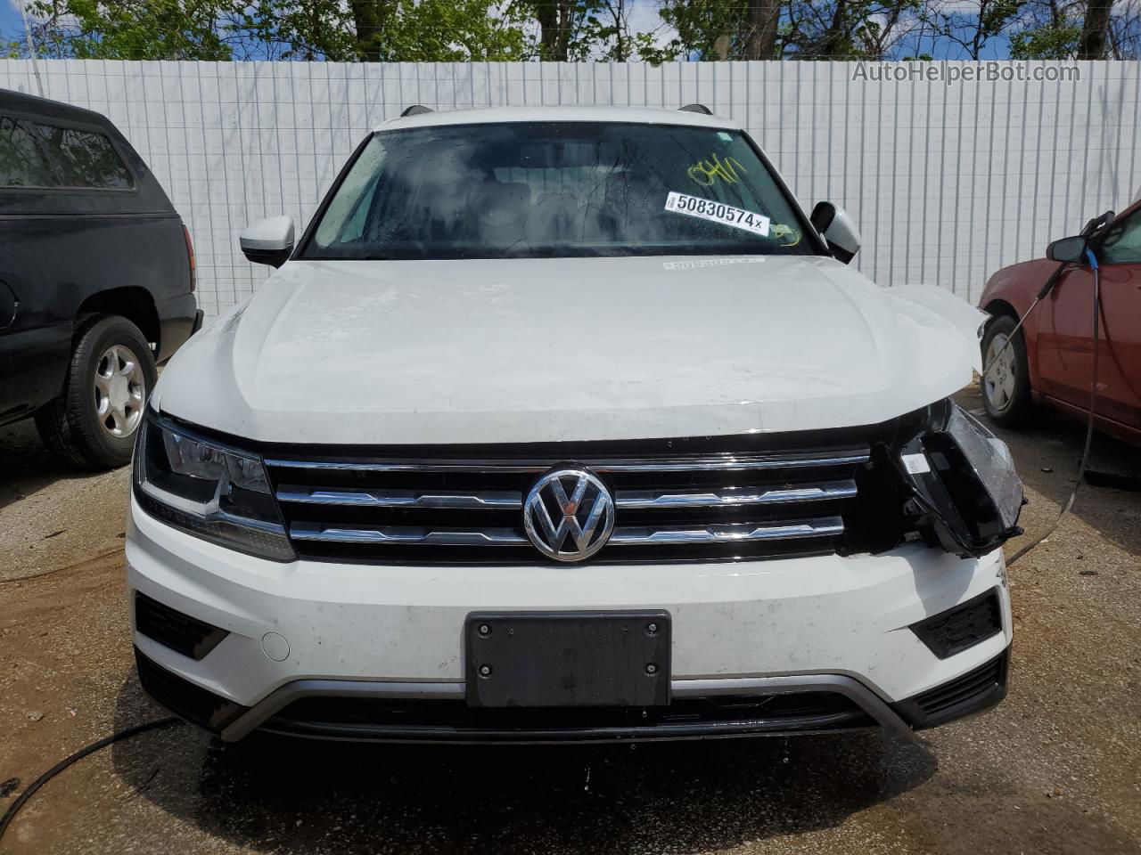 2018 Volkswagen Tiguan S White vin: 3VV1B7AXXJM126255