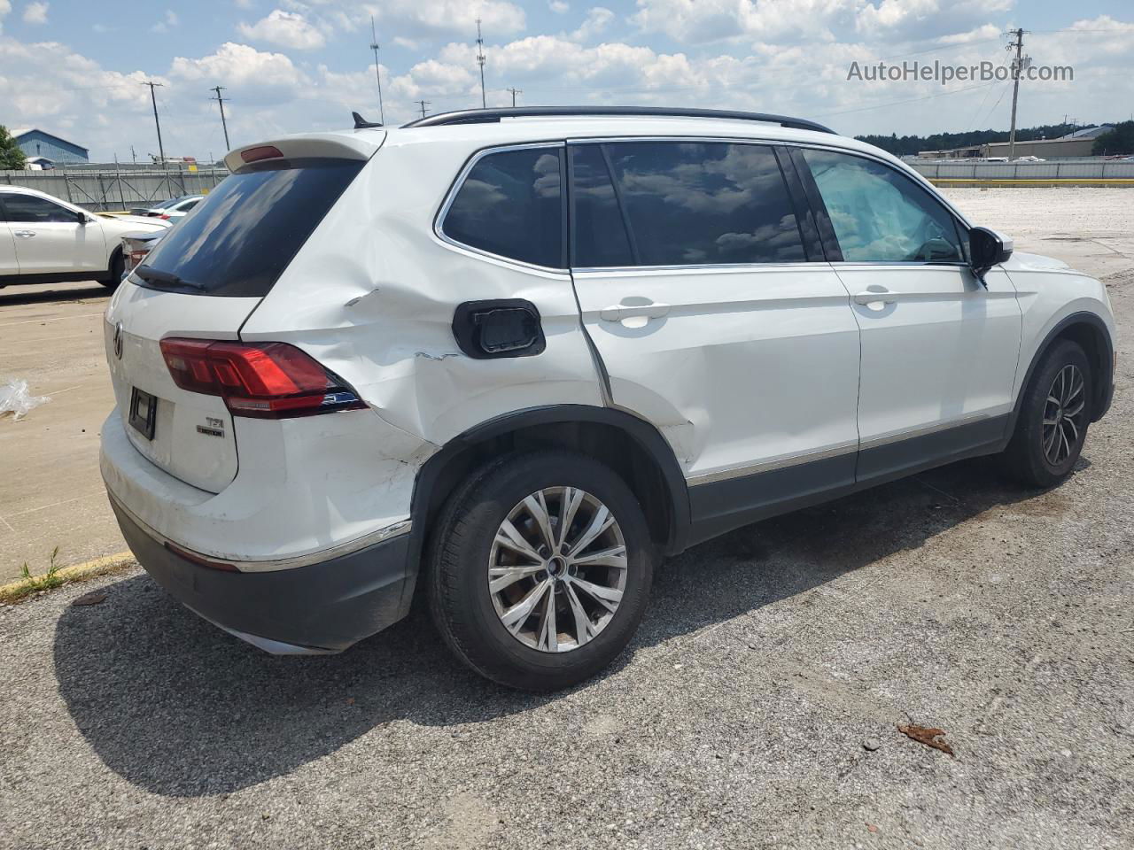 2018 Volkswagen Tiguan Se White vin: 3VV2B7AX0JM003827