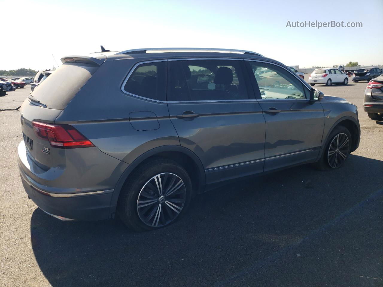 2018 Volkswagen Tiguan Se Gray vin: 3VV2B7AX0JM038481