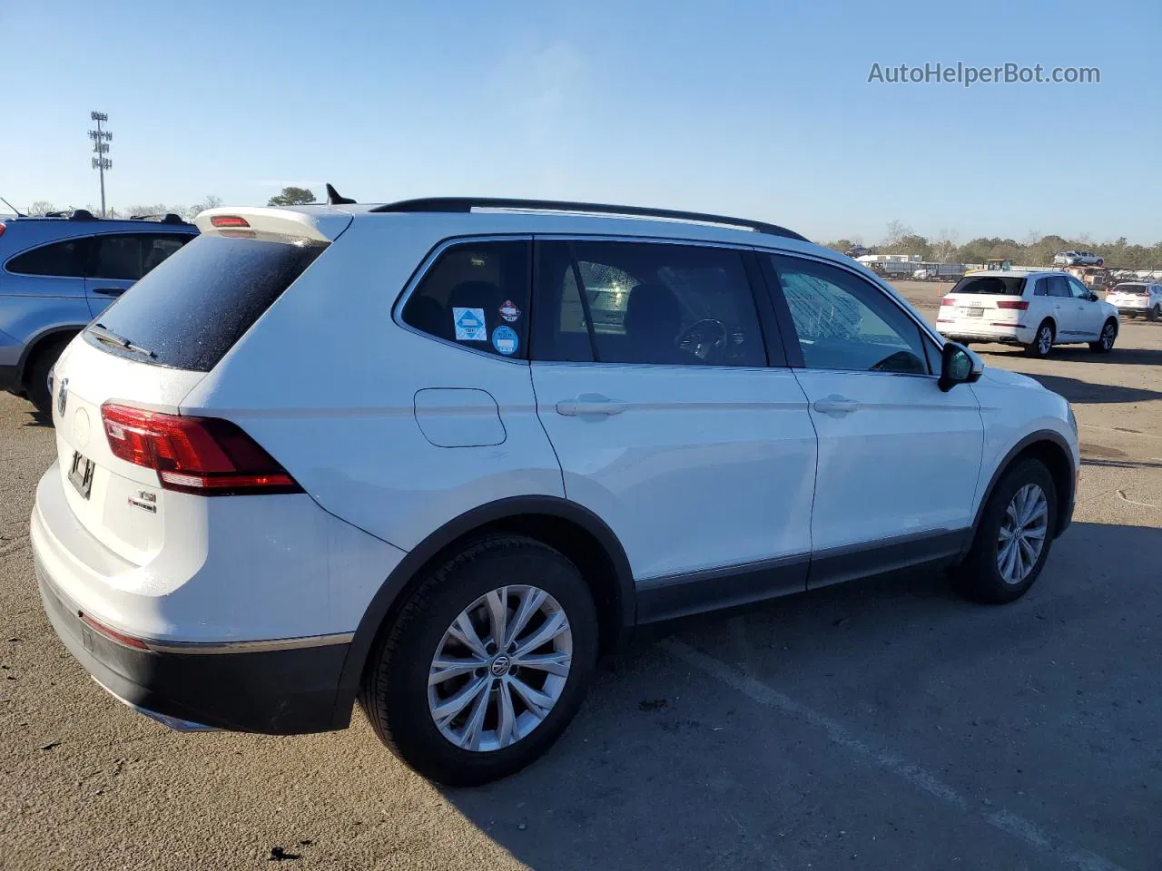 2018 Volkswagen Tiguan Se Белый vin: 3VV2B7AX0JM112790