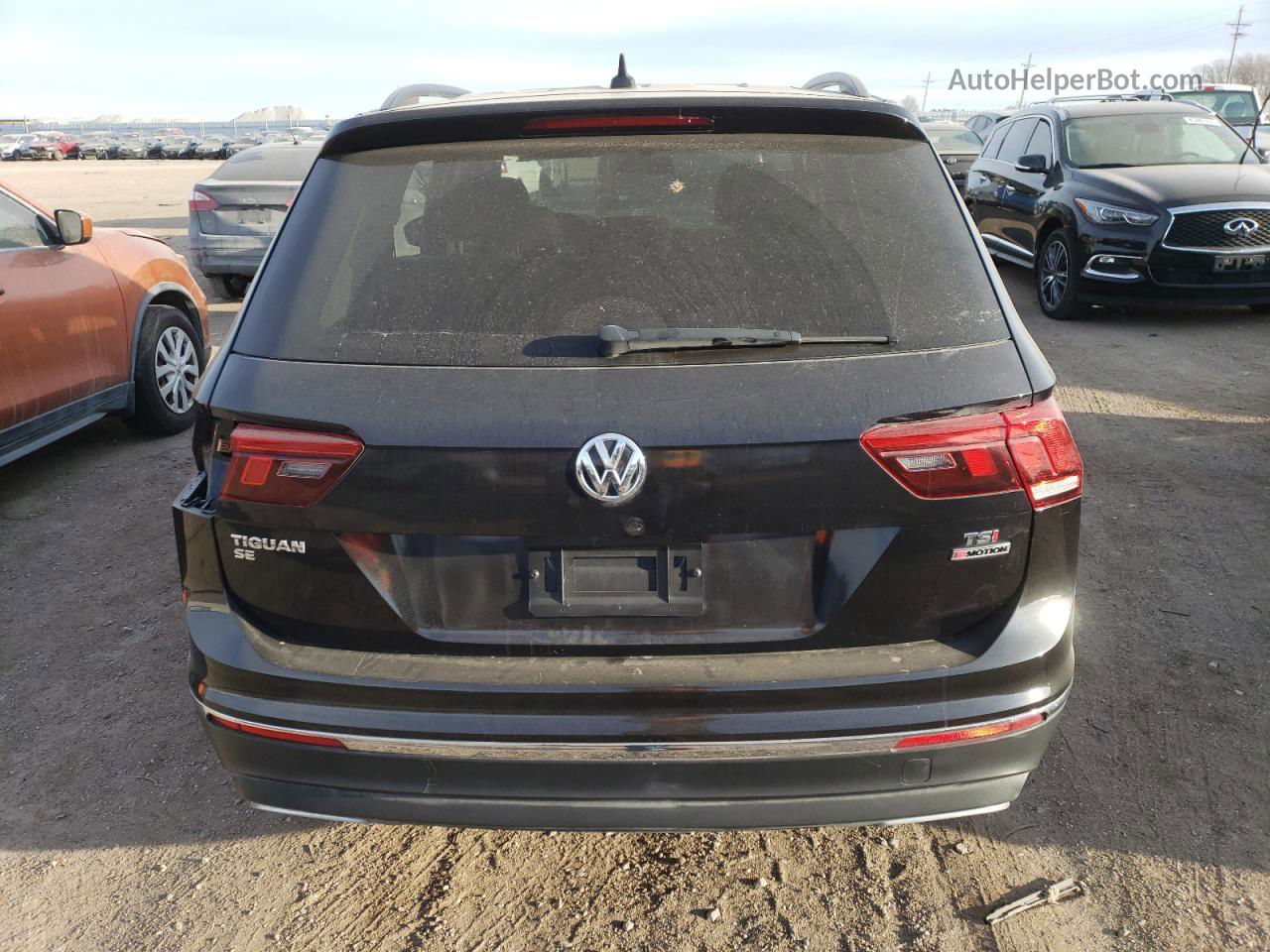 2018 Volkswagen Tiguan Se Black vin: 3VV2B7AX1JM050834