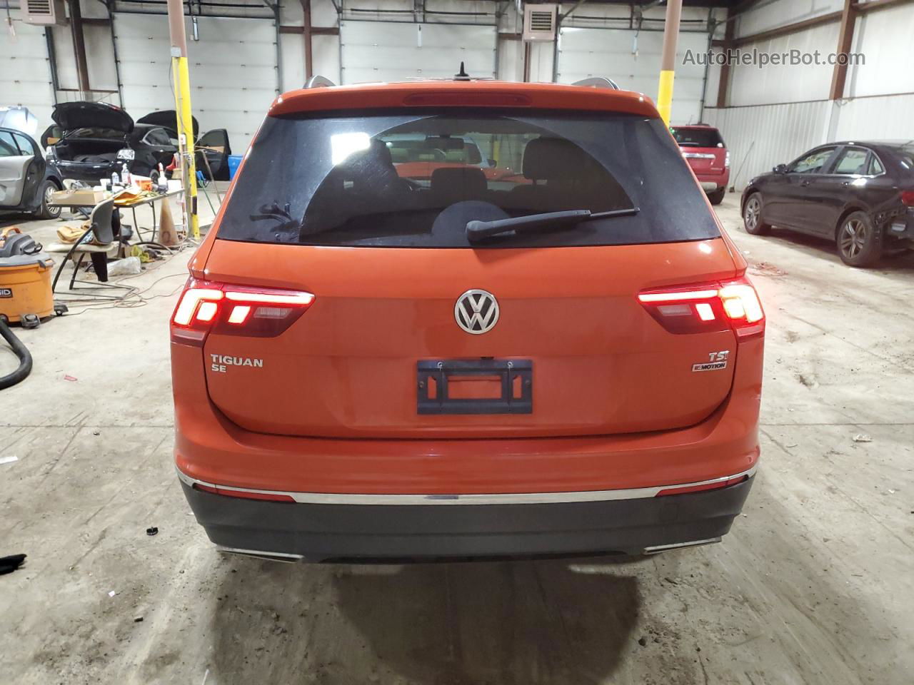 2018 Volkswagen Tiguan Se Orange vin: 3VV2B7AX2JM001271