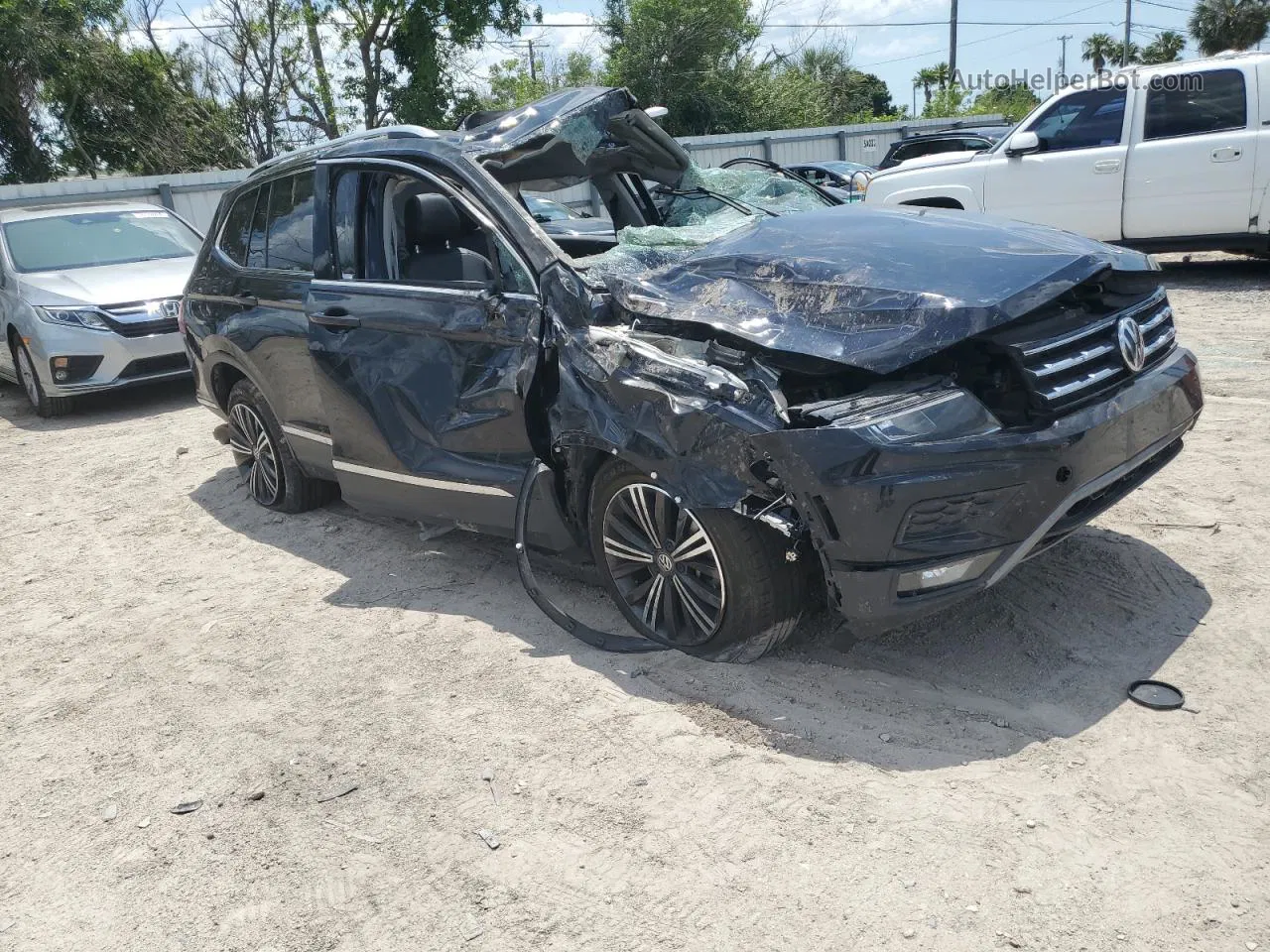 2018 Volkswagen Tiguan Se Black vin: 3VV2B7AX2JM073538