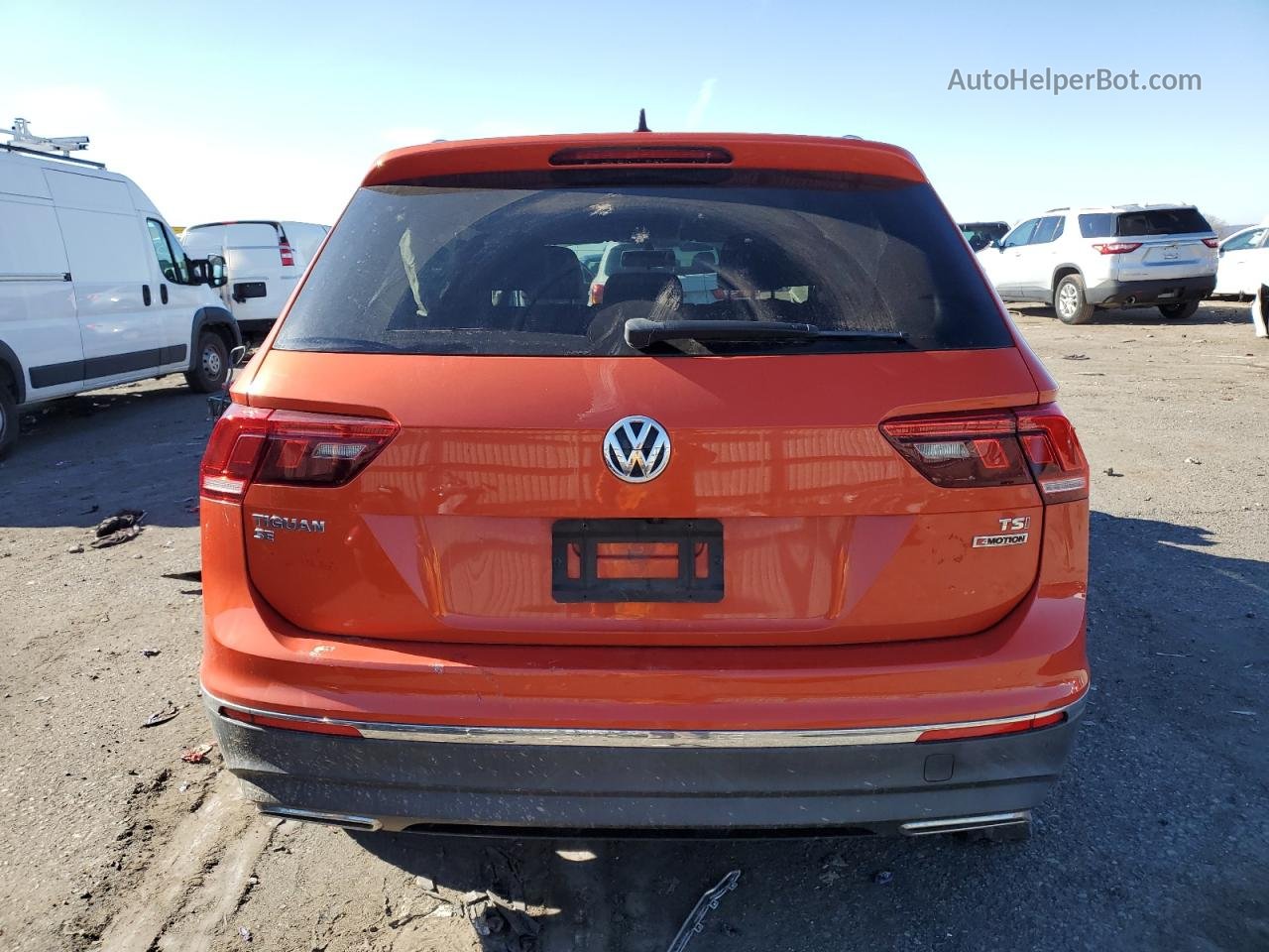 2018 Volkswagen Tiguan Se Оранжевый vin: 3VV2B7AX2JM133396