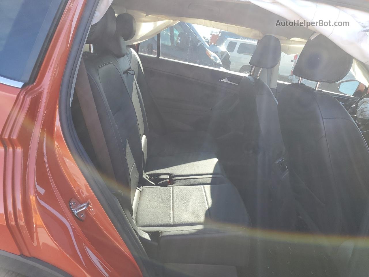 2018 Volkswagen Tiguan Se Orange vin: 3VV2B7AX2JM133396