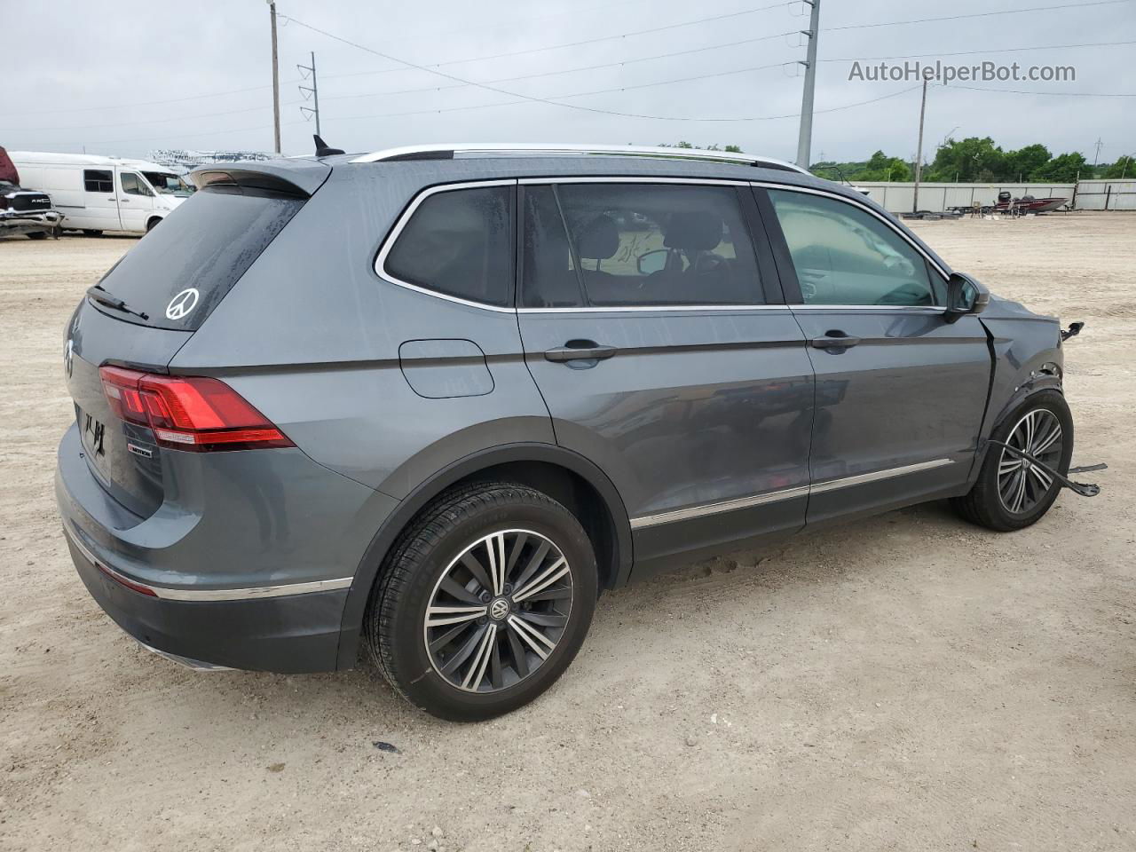 2019 Volkswagen Tiguan Se Серый vin: 3VV2B7AX2KM074562