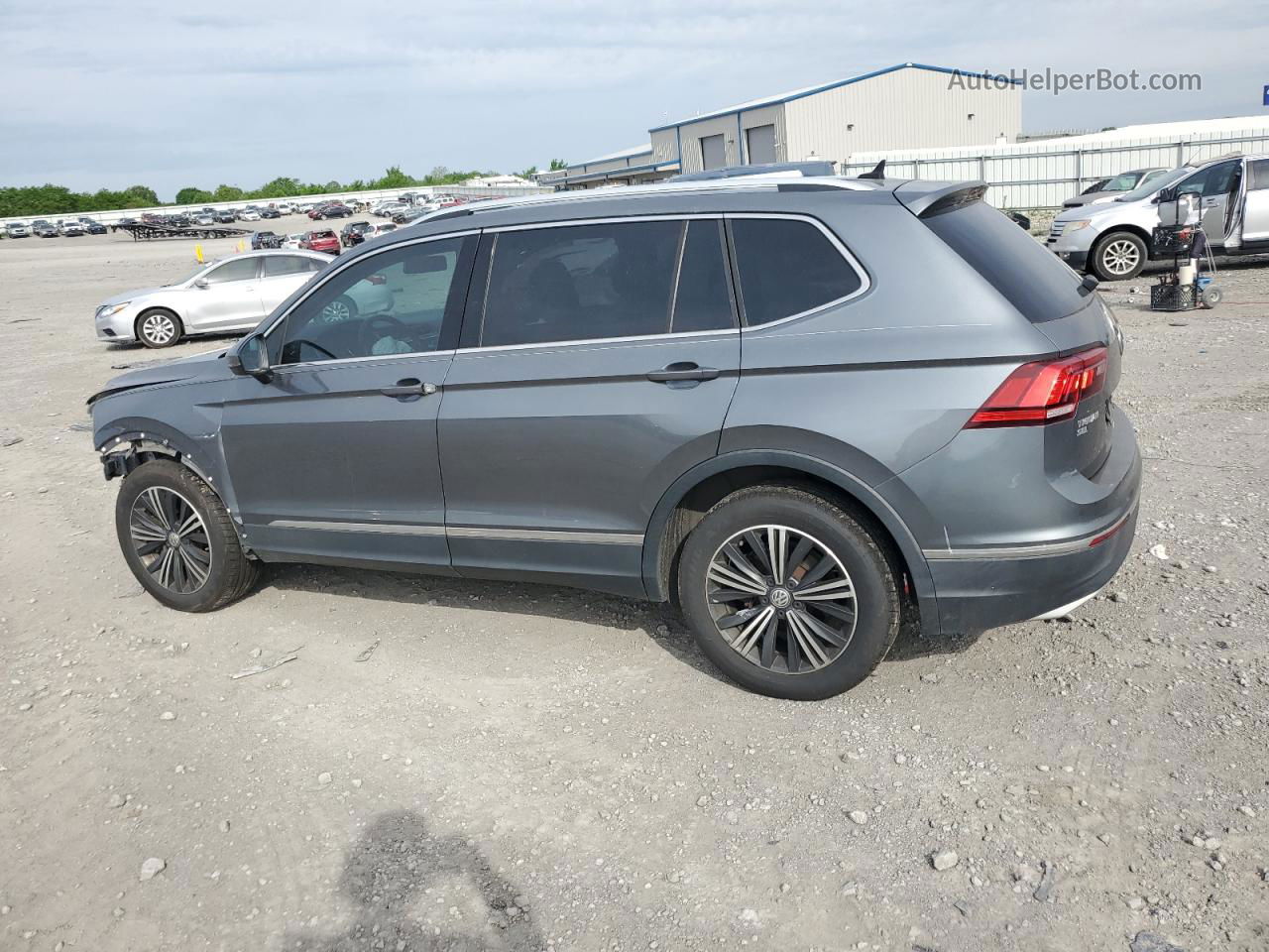 2018 Volkswagen Tiguan Se Gray vin: 3VV2B7AX4JM061715