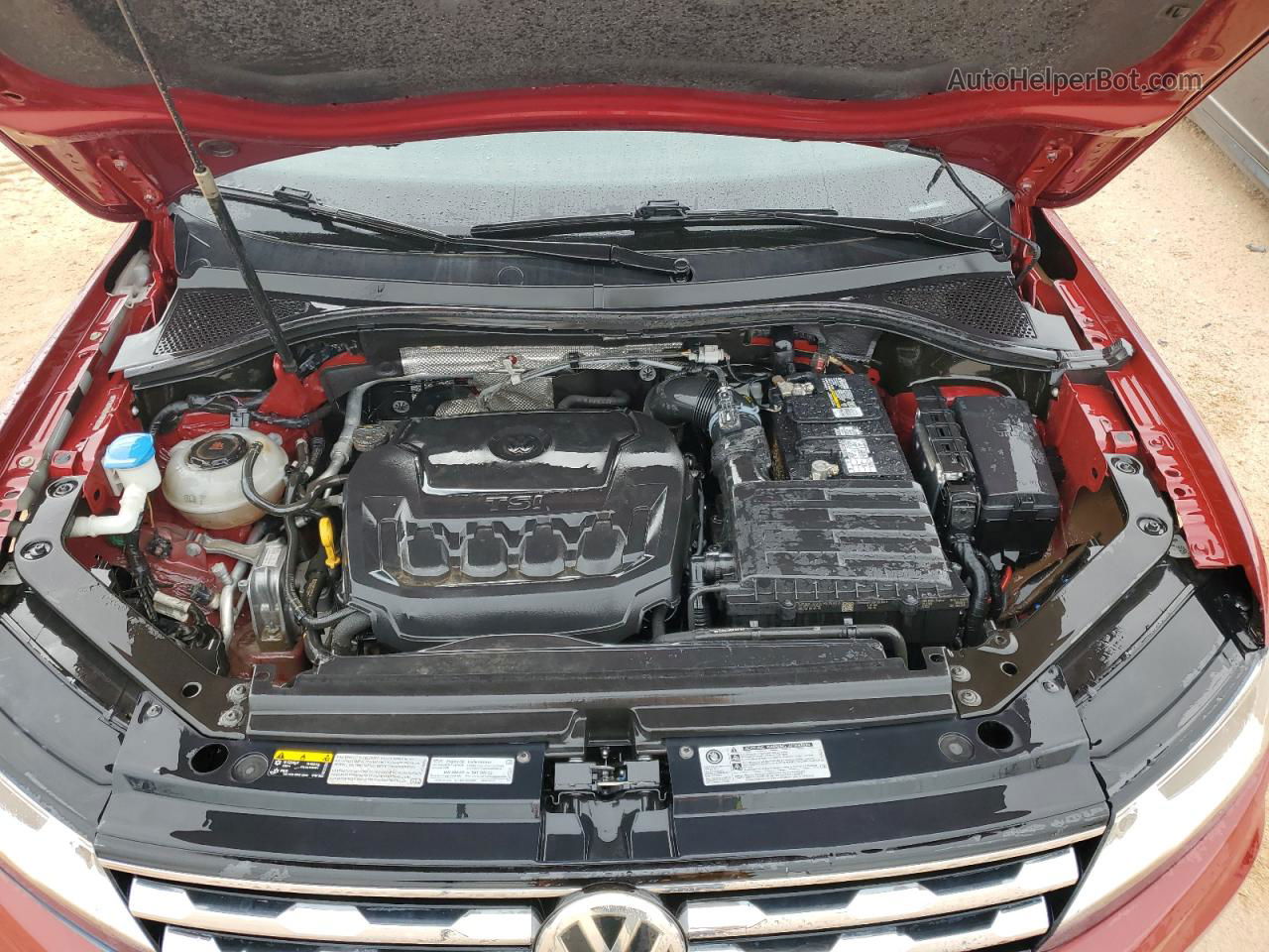2018 Volkswagen Tiguan Se Maroon vin: 3VV2B7AX4JM085366