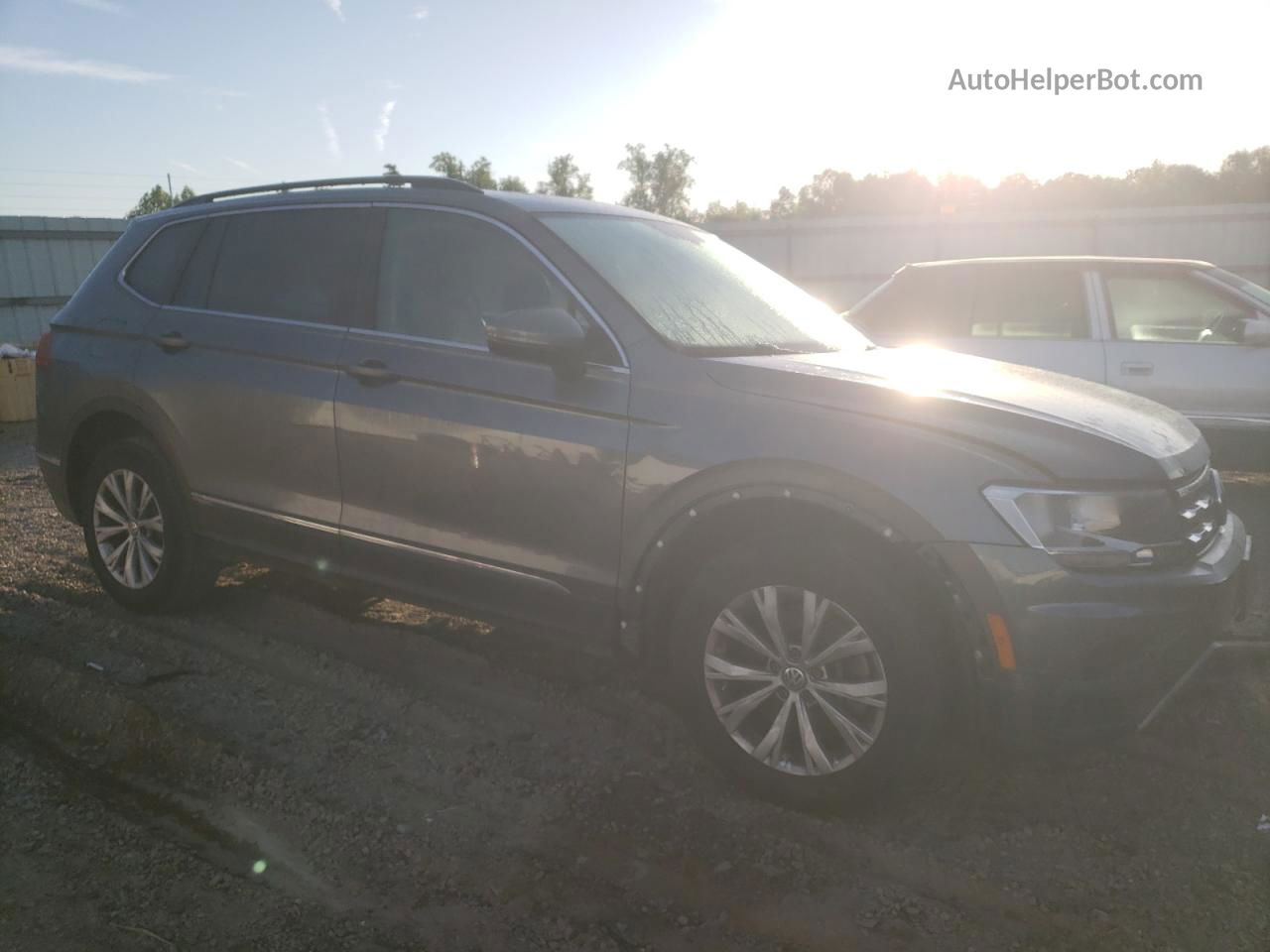 2018 Volkswagen Tiguan Se Gray vin: 3VV2B7AX4JM185029