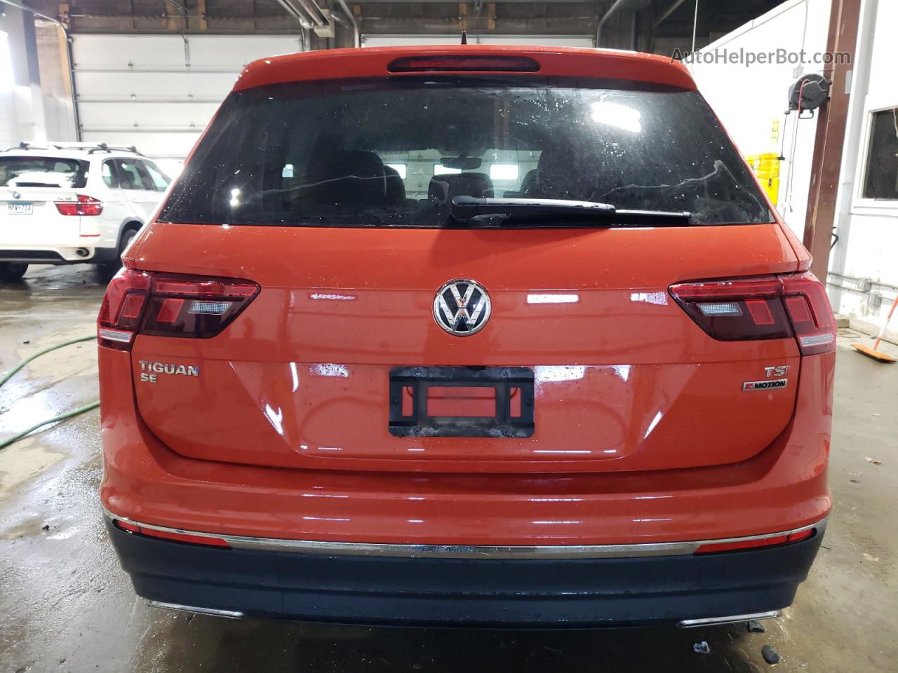 2018 Volkswagen Tiguan Se Orange vin: 3VV2B7AX4JM218417