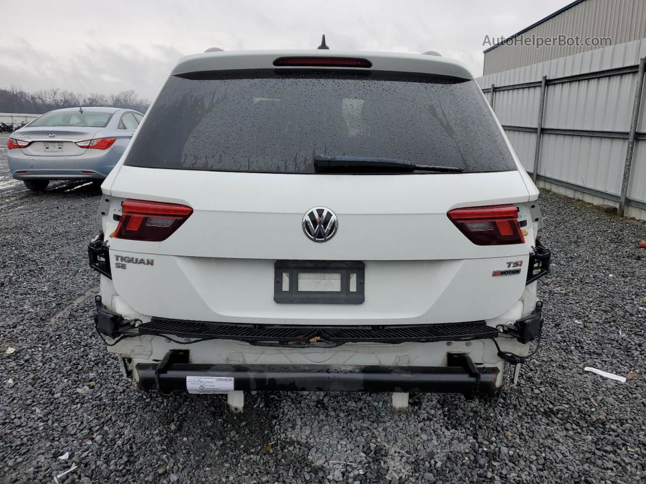 2018 Volkswagen Tiguan Se White vin: 3VV2B7AX4JM219261