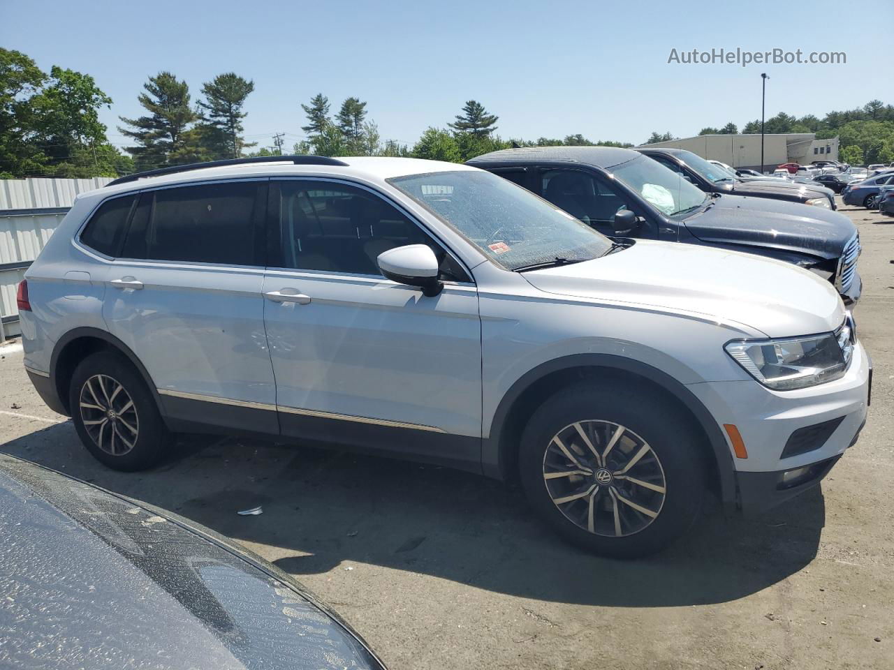 2018 Volkswagen Tiguan Se White vin: 3VV2B7AX5JM006318