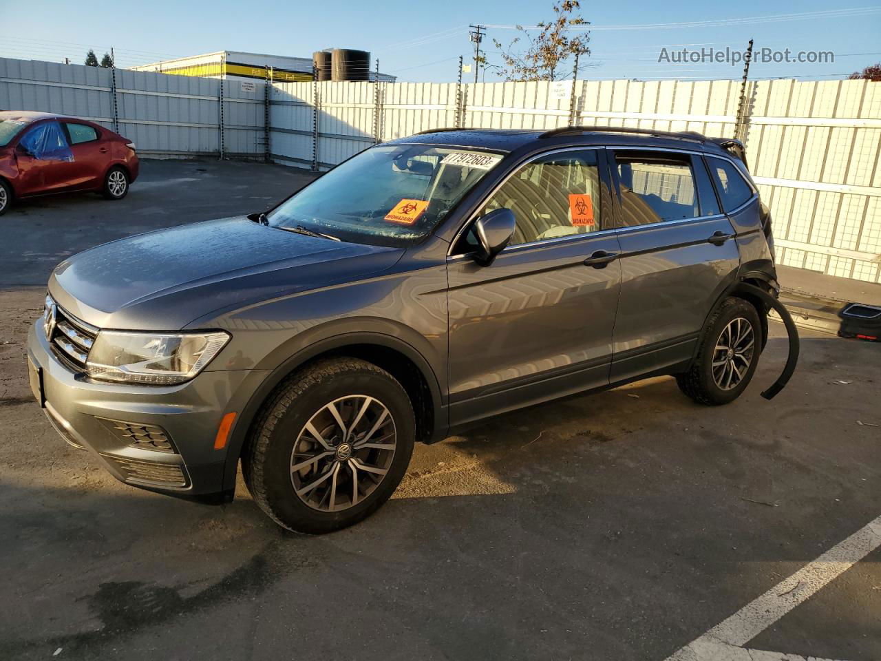 2019 Volkswagen Tiguan Se Серый vin: 3VV2B7AX5KM140036