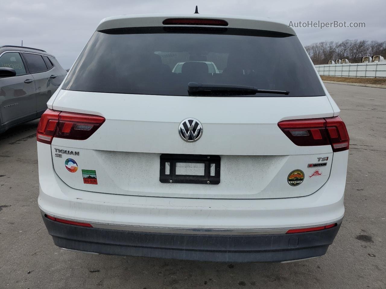 2018 Volkswagen Tiguan Se White vin: 3VV2B7AX6JM063630