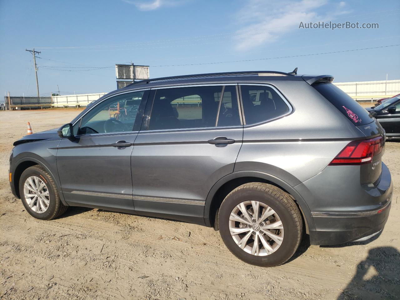 2018 Volkswagen Tiguan Se Gray vin: 3VV2B7AX6JM147673