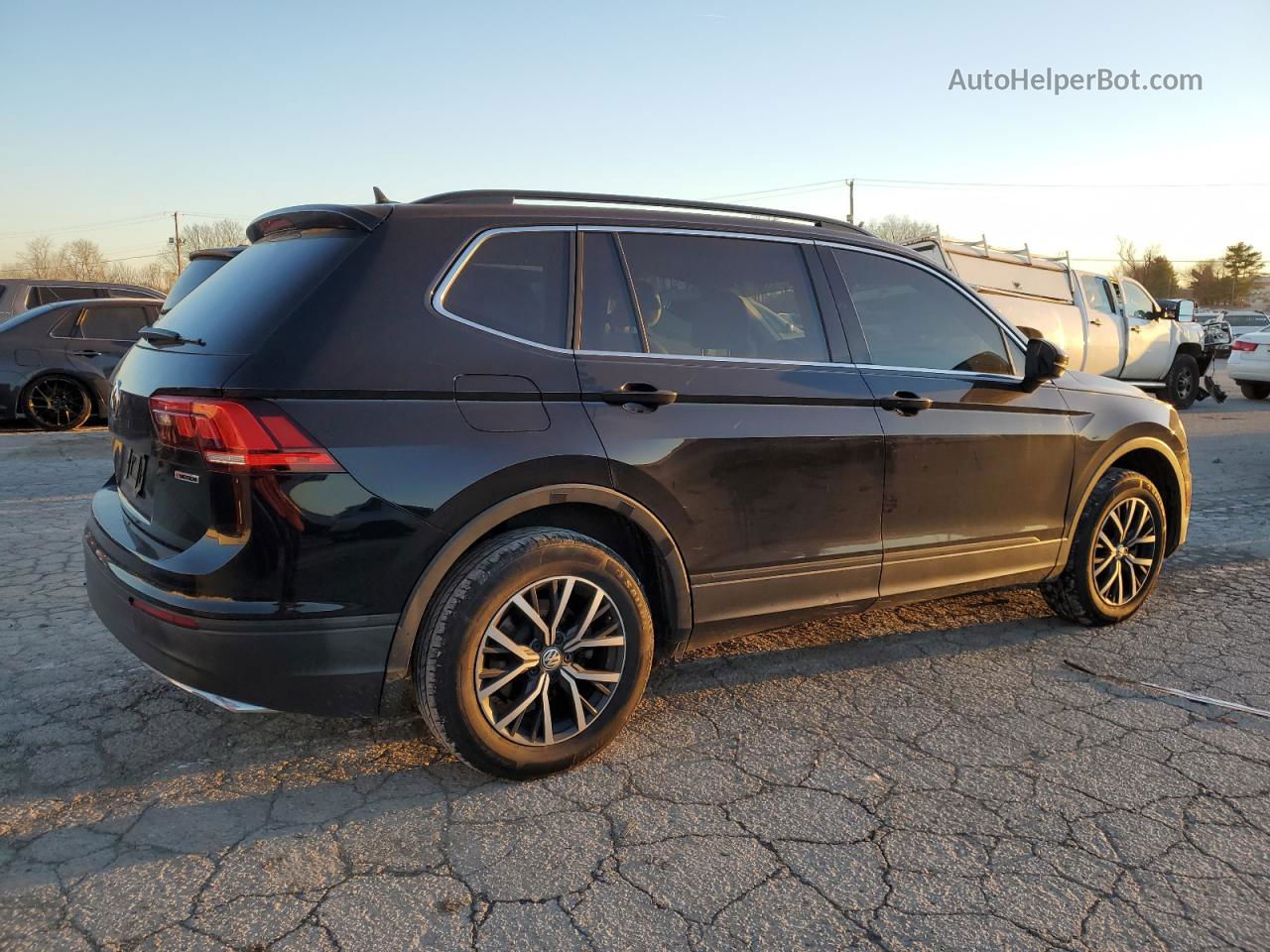 2019 Volkswagen Tiguan Se Black vin: 3VV2B7AX6KM044609