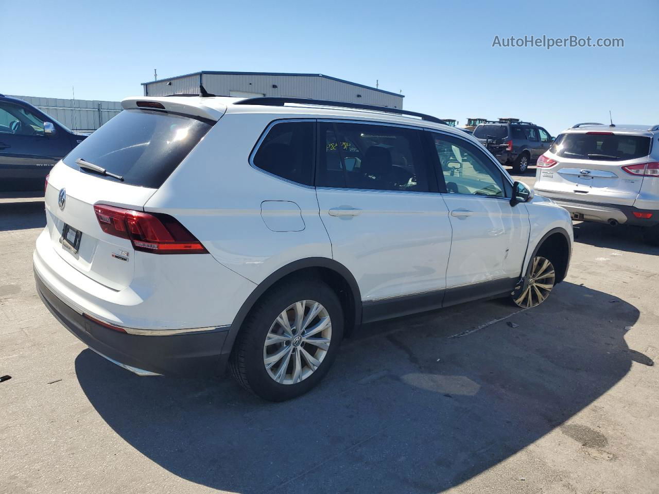 2018 Volkswagen Tiguan Se White vin: 3VV2B7AX7JM095714