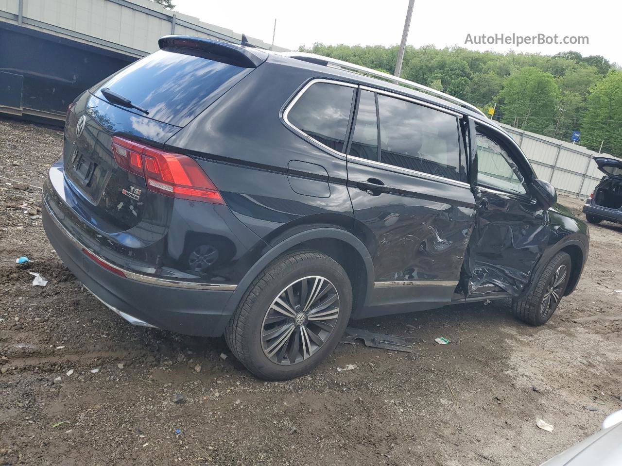 2018 Volkswagen Tiguan Se Черный vin: 3VV2B7AX7JM101642