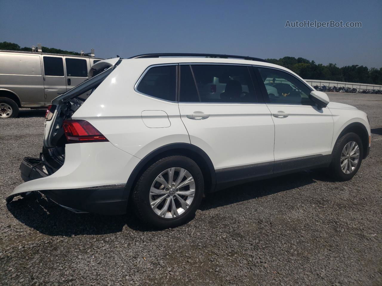 2018 Volkswagen Tiguan Se White vin: 3VV2B7AX7JM153966