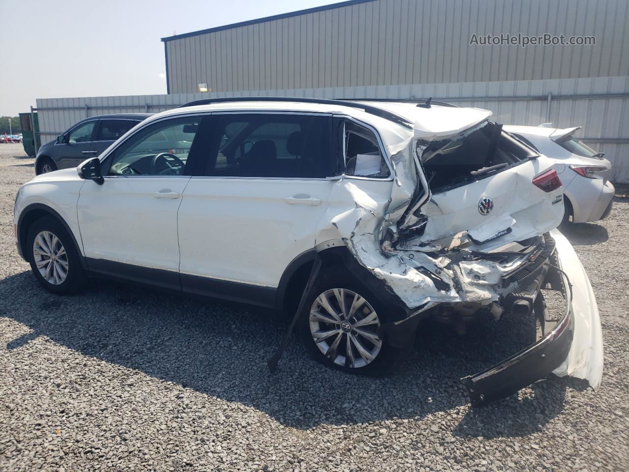 2018 Volkswagen Tiguan Se White vin: 3VV2B7AX7JM153966