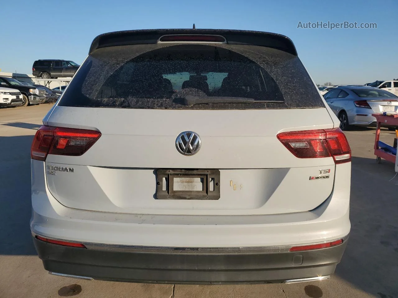 2018 Volkswagen Tiguan Se White vin: 3VV2B7AX7JM216371