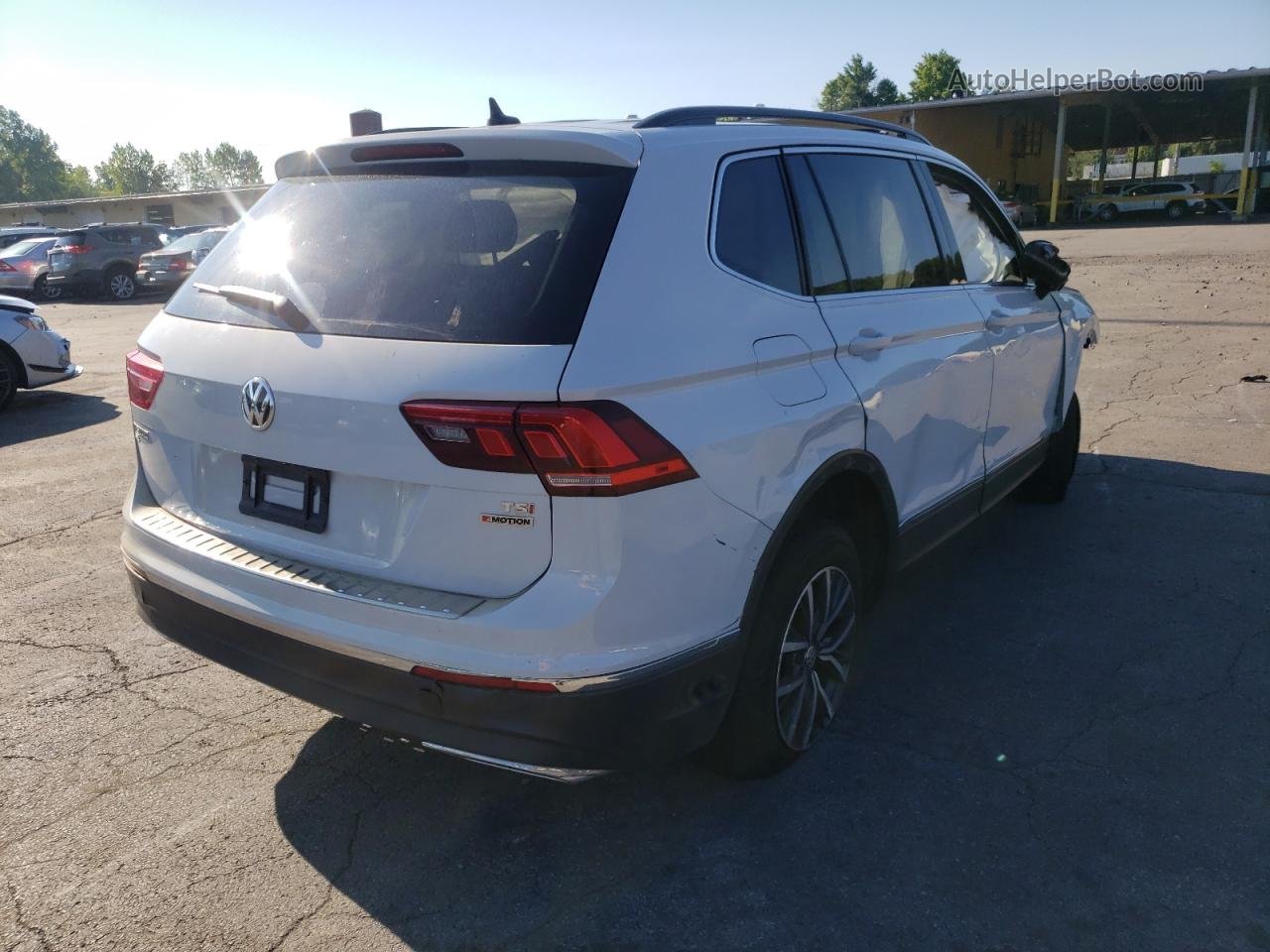 2018 Volkswagen Tiguan Se White vin: 3VV2B7AX7JM217133