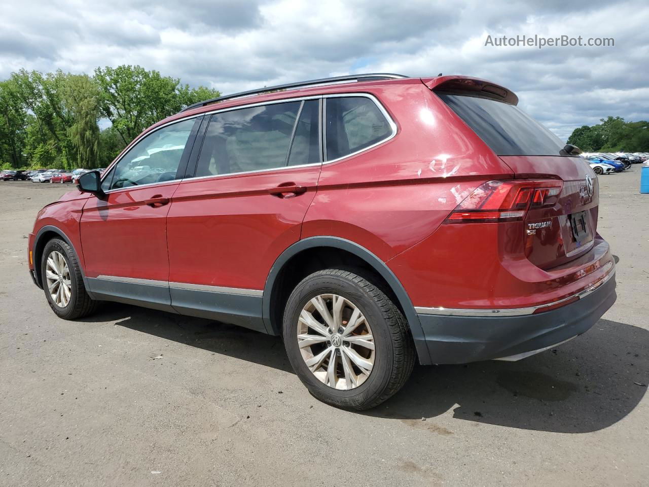 2018 Volkswagen Tiguan Se Red vin: 3VV2B7AX8JM040057