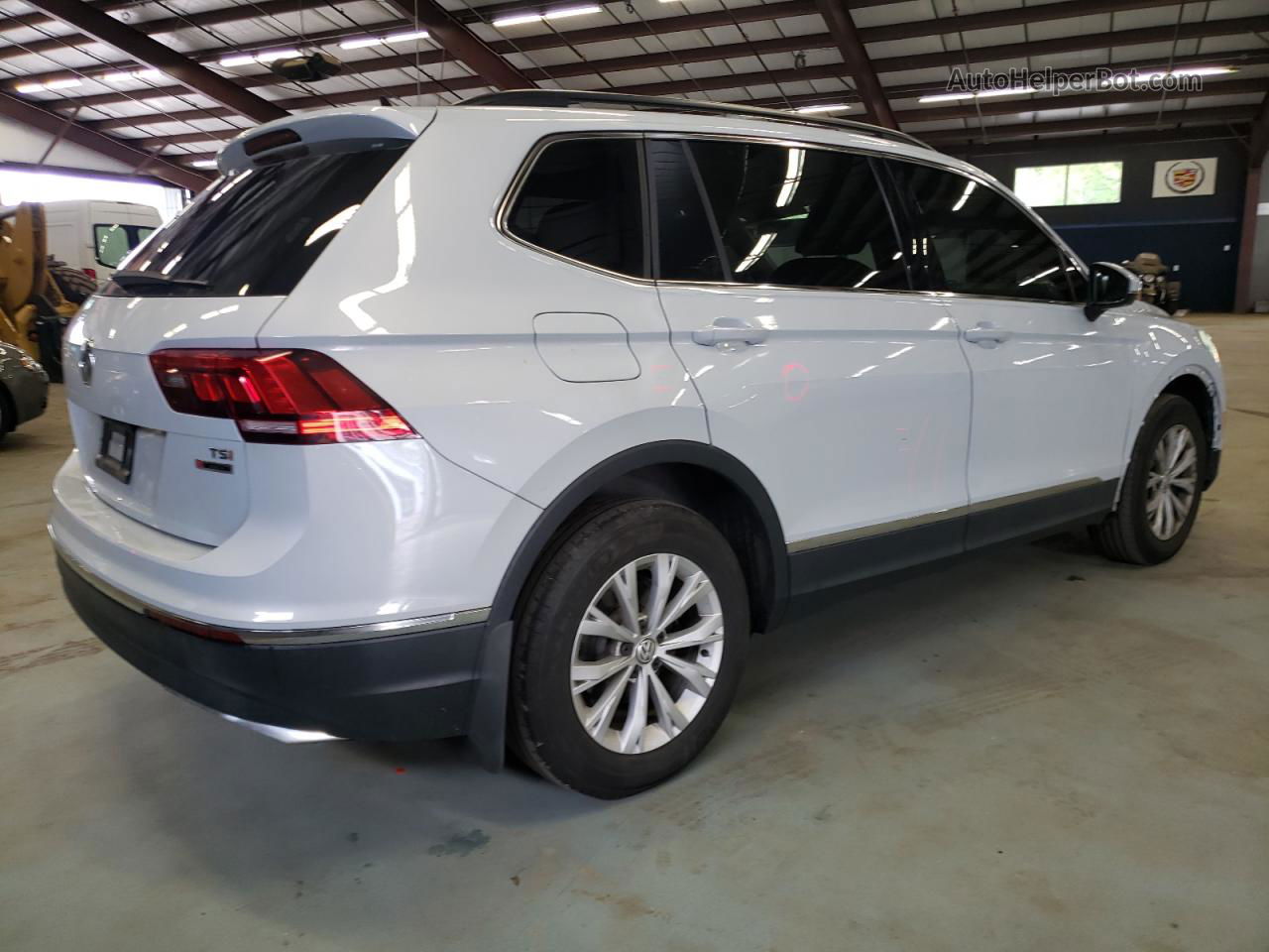 2018 Volkswagen Tiguan Se White vin: 3VV2B7AX8JM124573