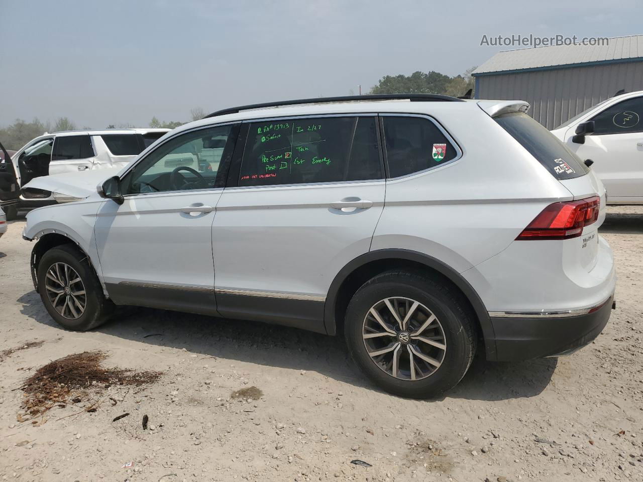 2018 Volkswagen Tiguan Se White vin: 3VV2B7AX9JM197290