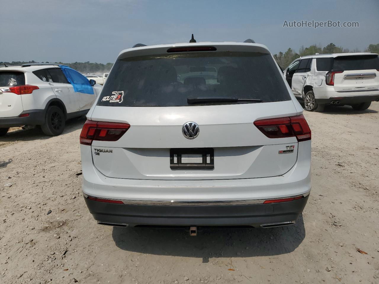 2018 Volkswagen Tiguan Se White vin: 3VV2B7AX9JM197290