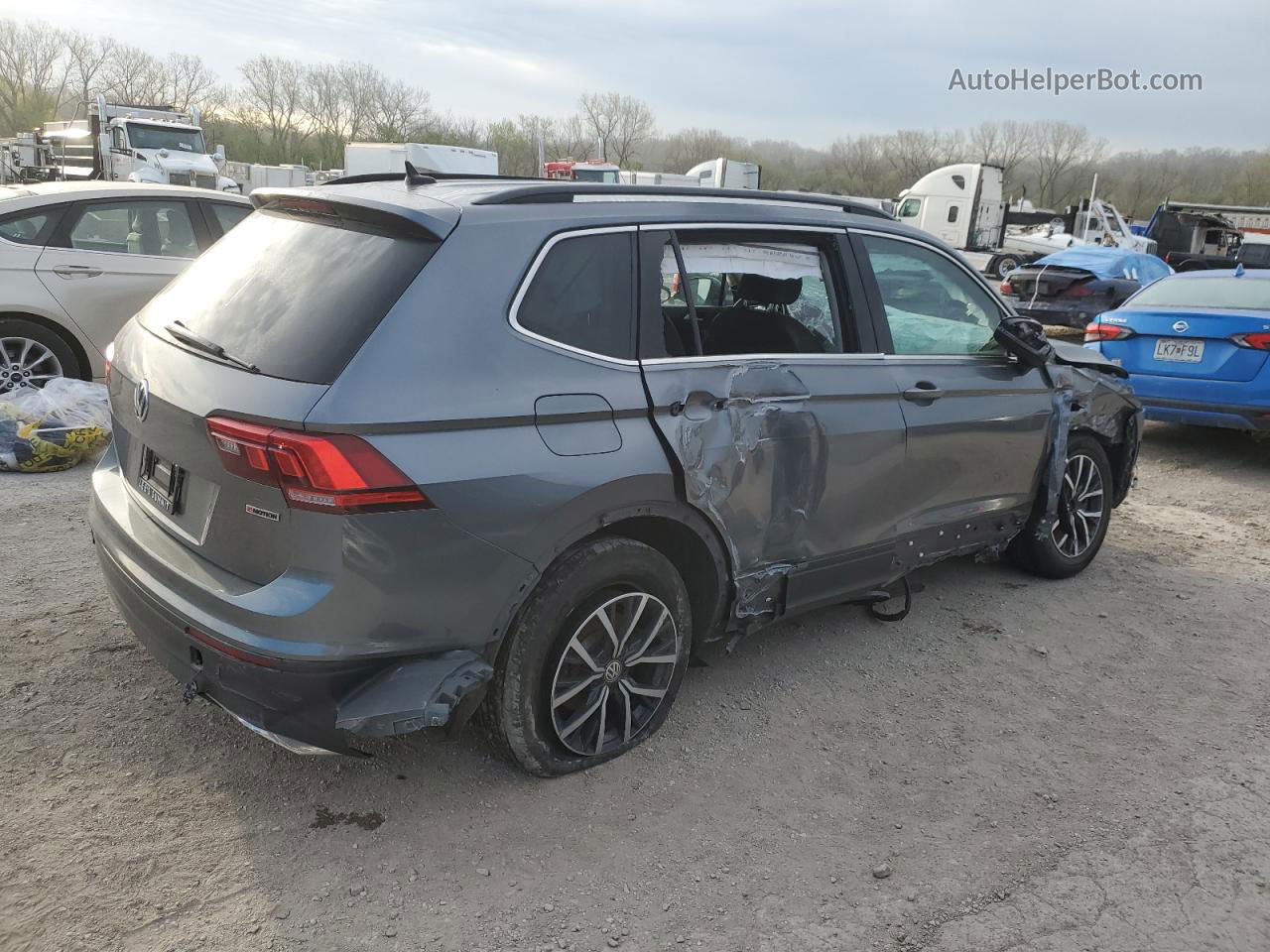 2019 Volkswagen Tiguan Se Серый vin: 3VV2B7AX9KM164730