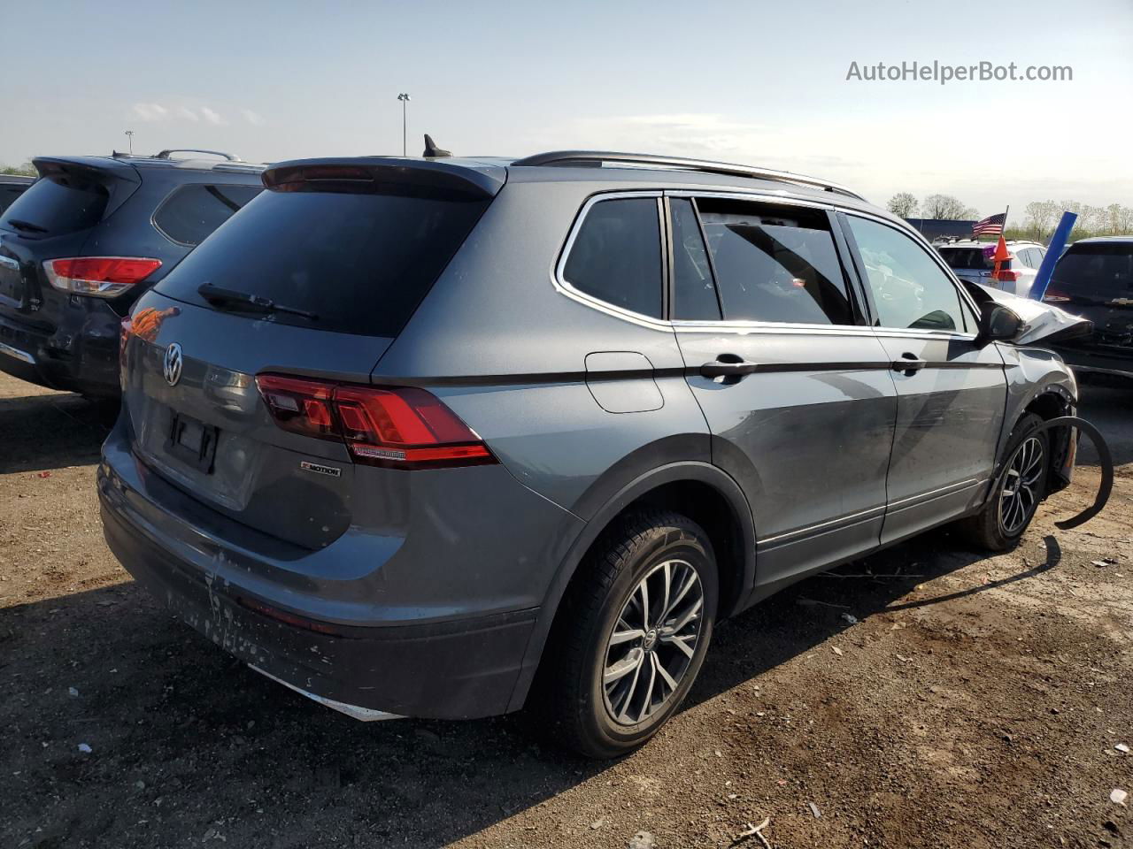 2019 Volkswagen Tiguan Se Серый vin: 3VV2B7AX9KM194231