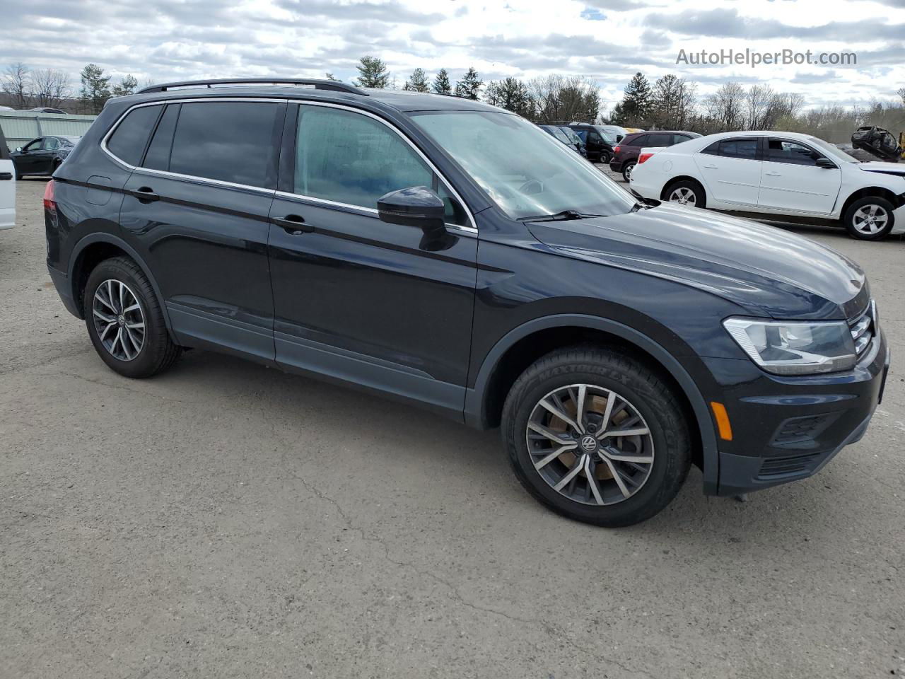 2019 Volkswagen Tiguan Se Black vin: 3VV2B7AXXKM191693