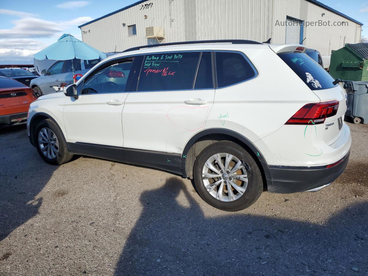 2018 Volkswagen Tiguan Se White vin: 3VV3B7AX0JM001791