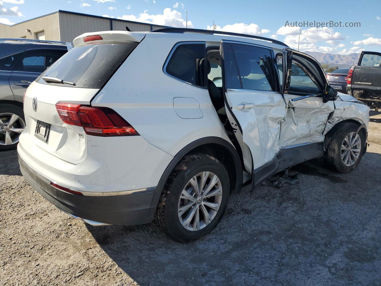 2018 Volkswagen Tiguan Se White vin: 3VV3B7AX0JM002679