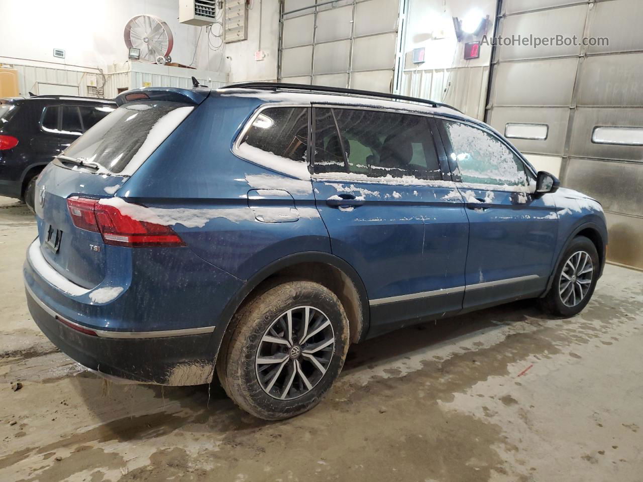 2018 Volkswagen Tiguan Se Blue vin: 3VV3B7AX0JM065202